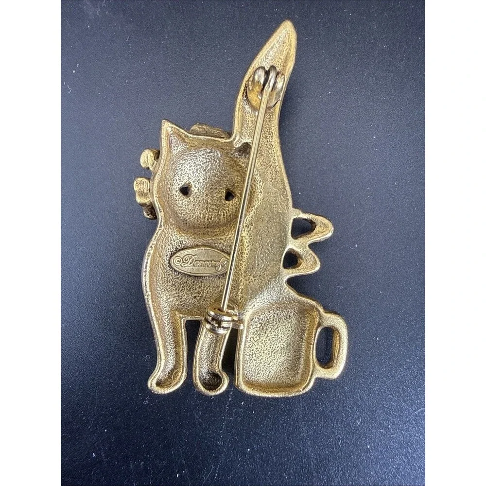 Vintage Signed Danecraft Gold Tone Cat “I Don’t Do Mornings” Brooch/Pin